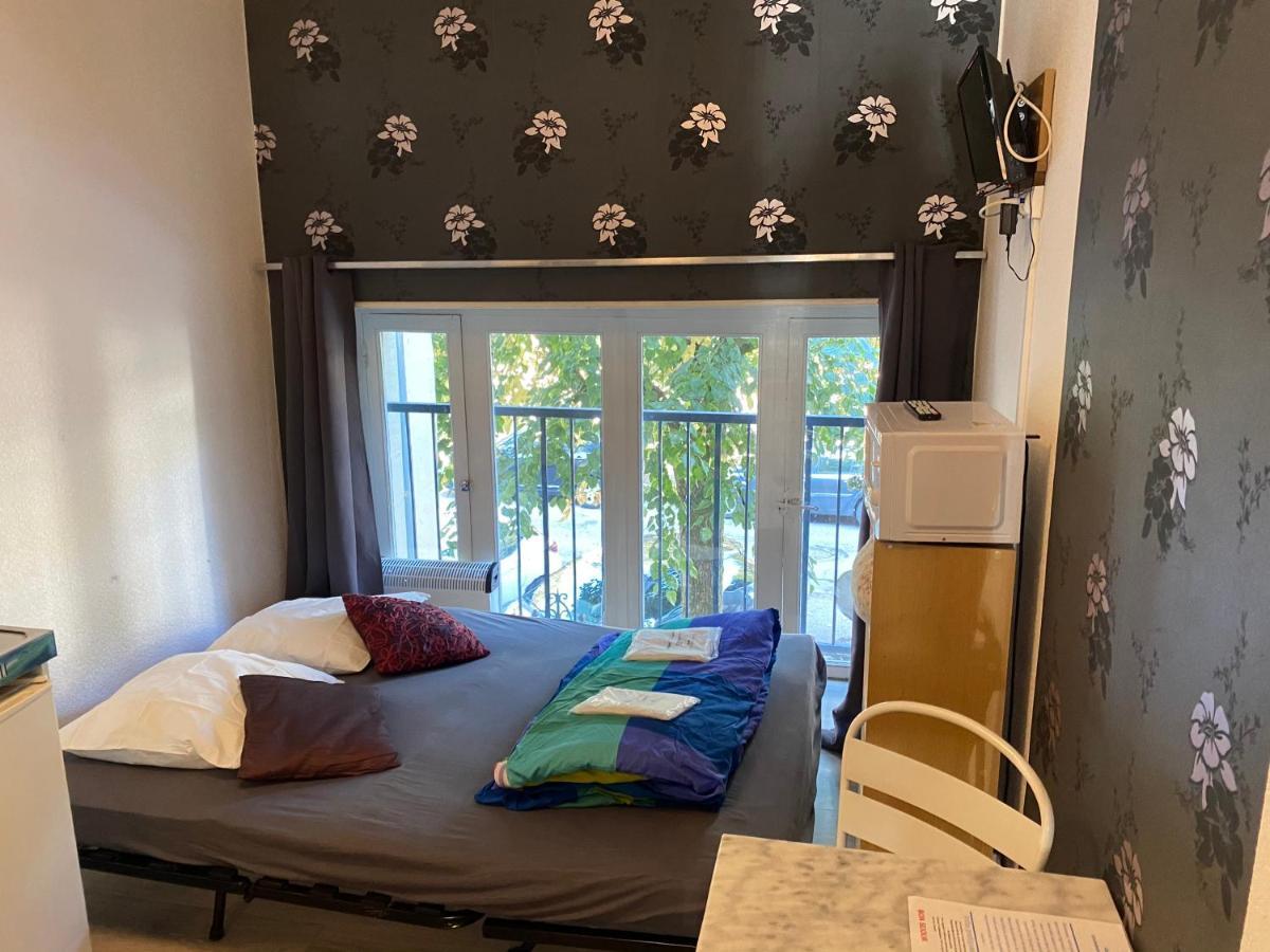 Les Studios Meubles De L'Avenue Bouloumie 维泰勒 外观 照片