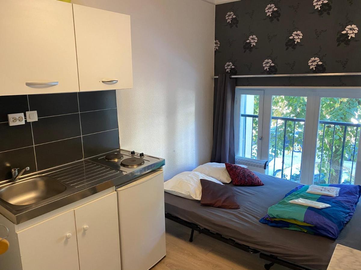 Les Studios Meubles De L'Avenue Bouloumie 维泰勒 外观 照片