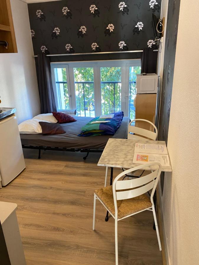 Les Studios Meubles De L'Avenue Bouloumie 维泰勒 外观 照片