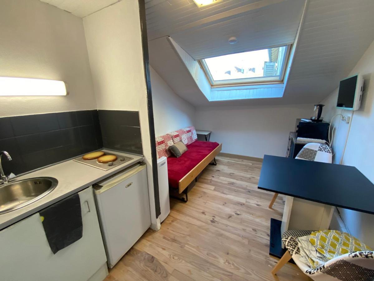 Les Studios Meubles De L'Avenue Bouloumie 维泰勒 外观 照片