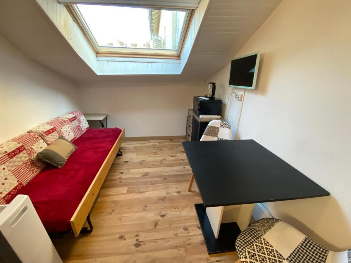 Les Studios Meubles De L'Avenue Bouloumie 维泰勒 外观 照片
