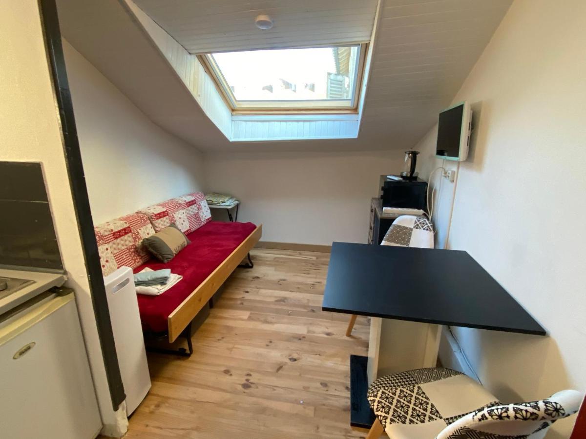 Les Studios Meubles De L'Avenue Bouloumie 维泰勒 外观 照片
