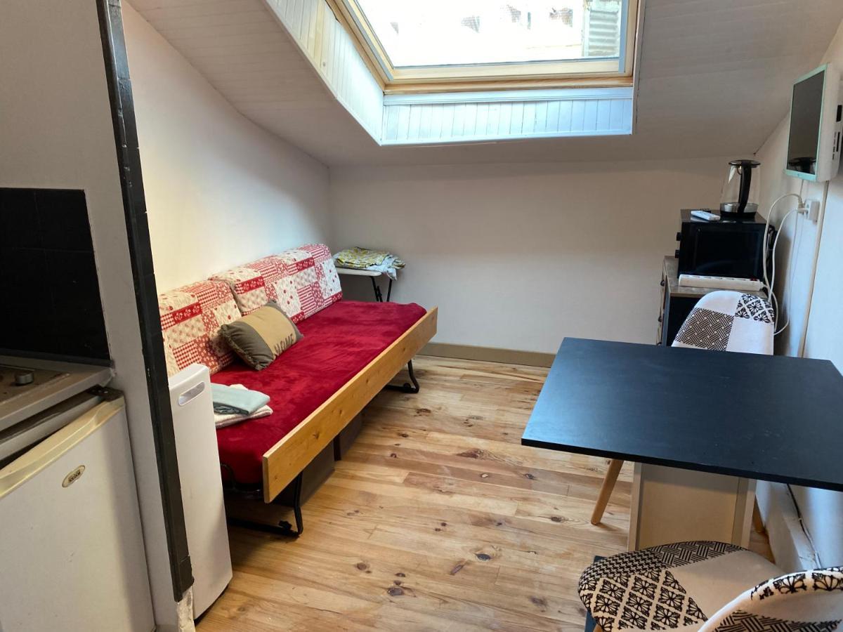 Les Studios Meubles De L'Avenue Bouloumie 维泰勒 外观 照片