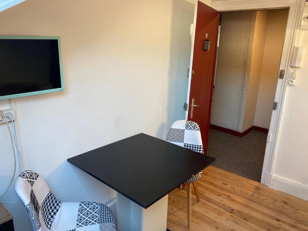 Les Studios Meubles De L'Avenue Bouloumie 维泰勒 外观 照片